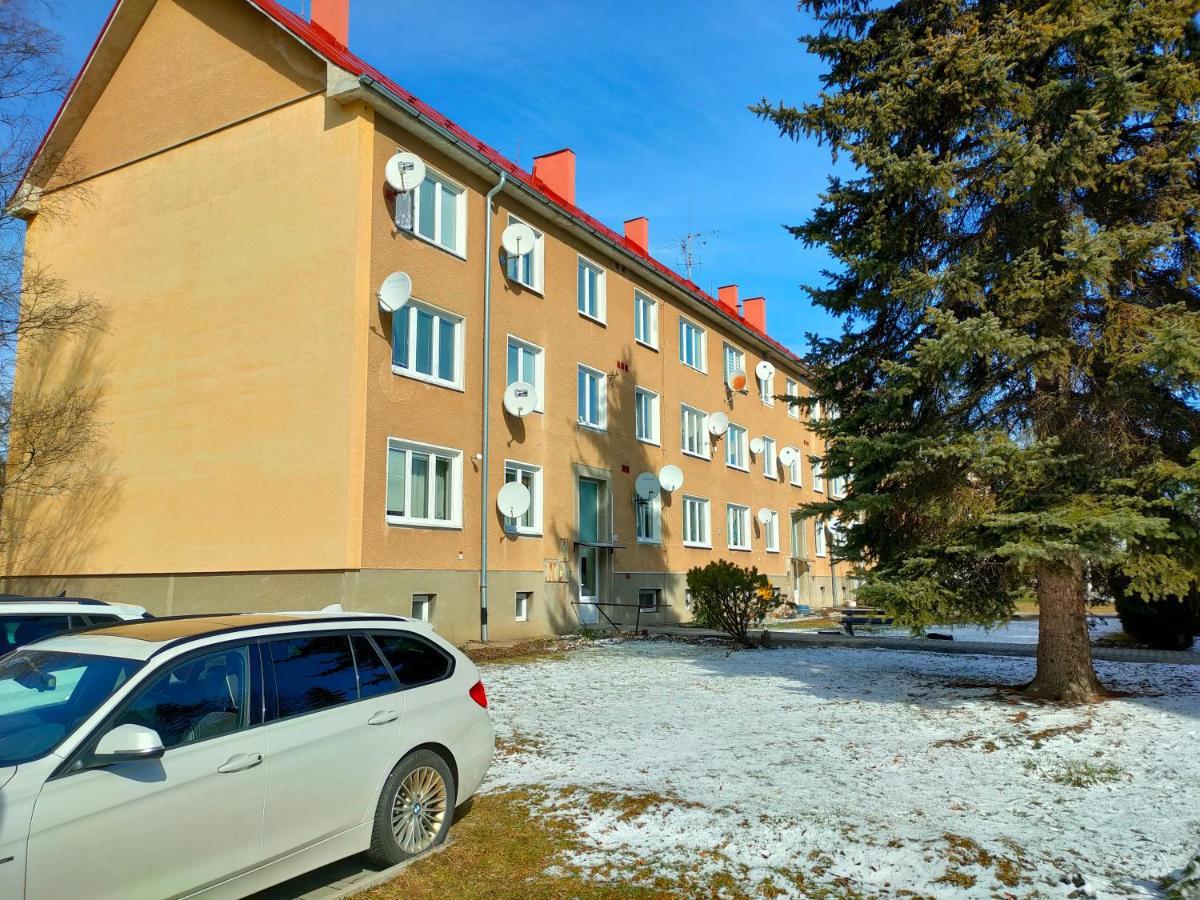2-Iz. Byt V Tichej Lokalite S Bezplatnym Parkovanim Ліптовски-Градок Екстер'єр фото